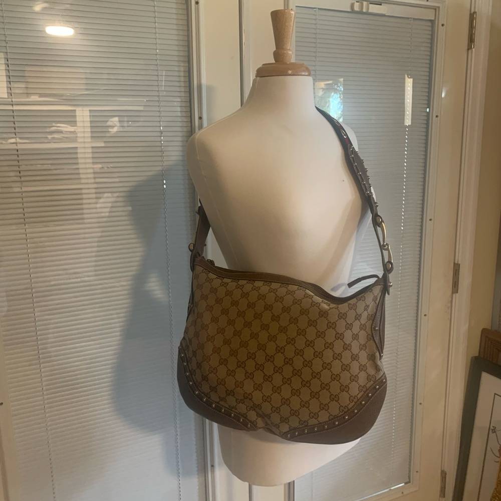 Beautiful Gucci hobo bag , authentic in excellent condition